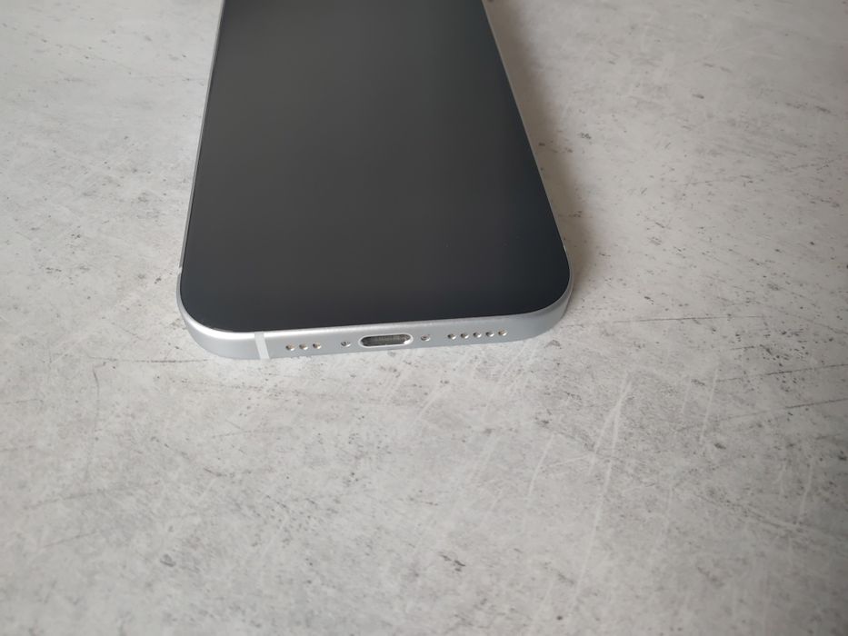 iPhone 15 128 GB niebieski IDEAŁ