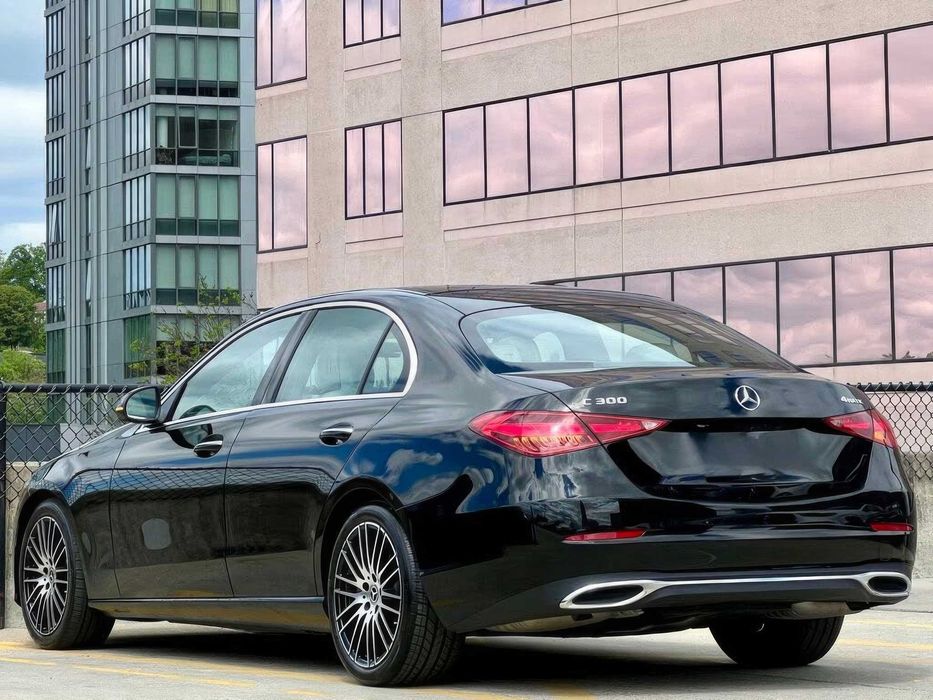 Mercedes-Benz C-Class      2022