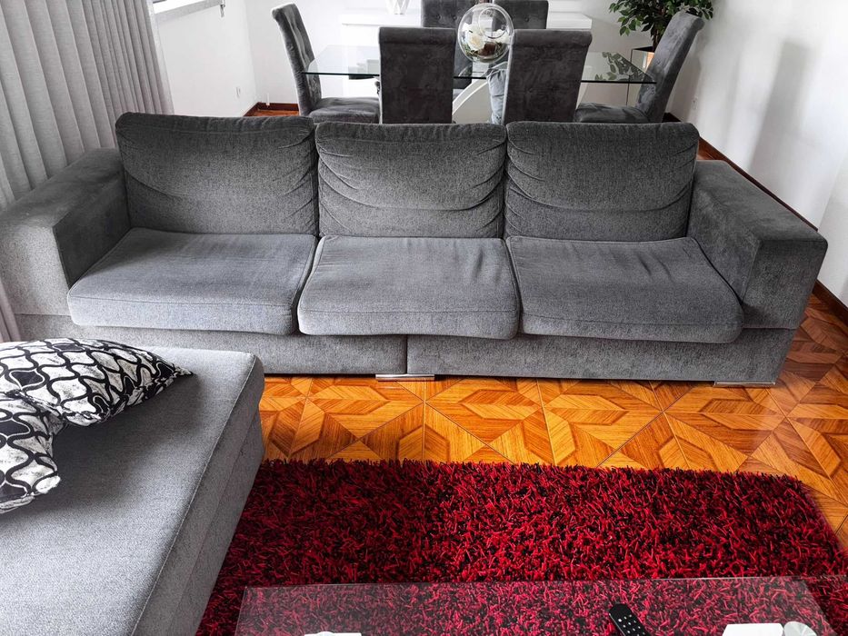 Sofá e puff de excelente qualidade(oferta 2 candeeiros)