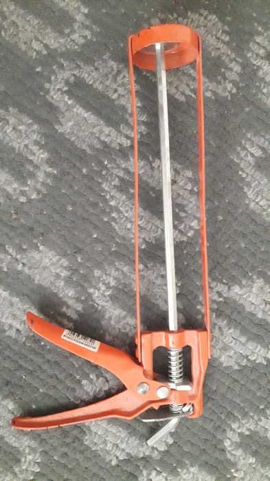 Пістолет для видавлювання силікону, герметика