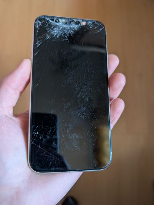 IPhone 11 sprawny ale