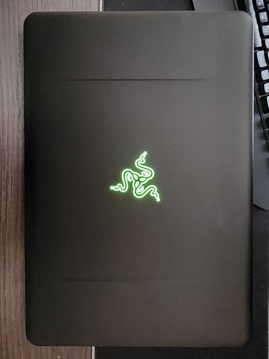 Razer Blade 14 i7 7700HQ  16Gb GTX1060 6Gb 512Gb