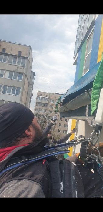 Альпіністи Львів | Висотні роботи | Ремонт дахів | Промисловий альпінізм