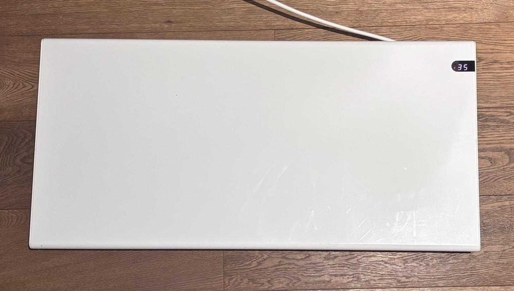 Aquecedor de Parede Adax Neo 1000W - Design Nórdico e Termóstato Digital