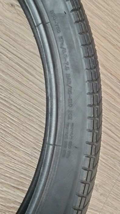 Продам покрышку Maxxis