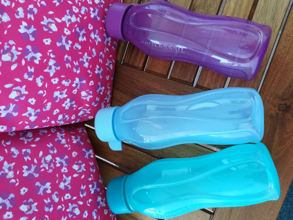 Ecogarrafa 310ml Tupperware + bolsa necessaire novo