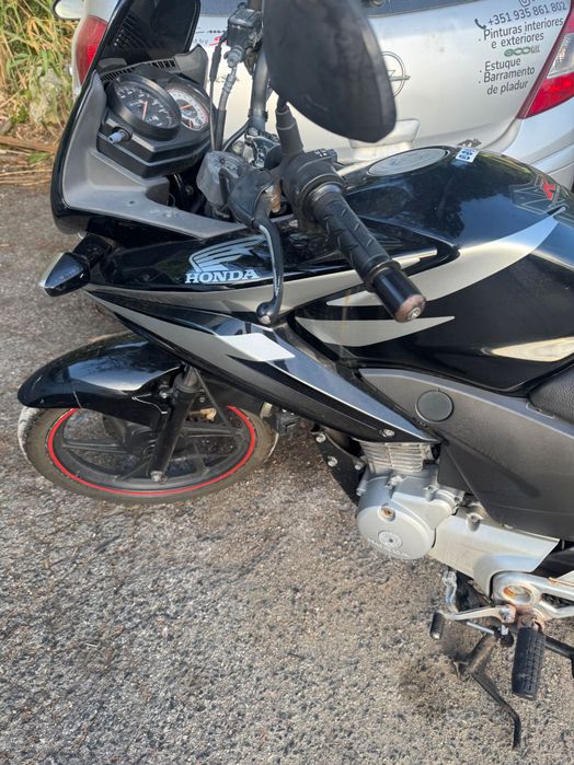 Vendo Cbf125 de 2011