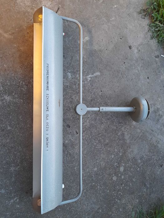 Stara lampa oprawa bakteriobójcza szpitalna PRL  LOFT