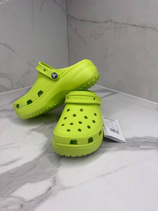 Знижка % Сабо Crocs Classic Platform Clog | Крокси на платформі W7 (37 розмір)