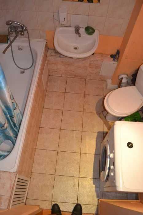 Місце в кімнаті дешево/Тепло, світло, вода тільки у нас!