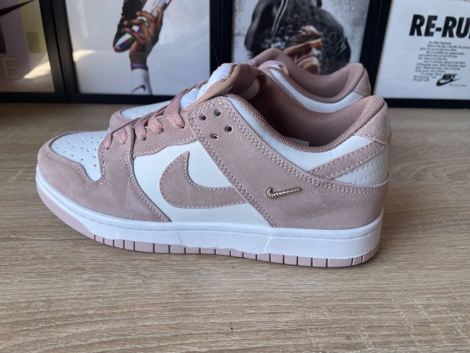 Nike Dunk Low “Particle Rose” в наявності