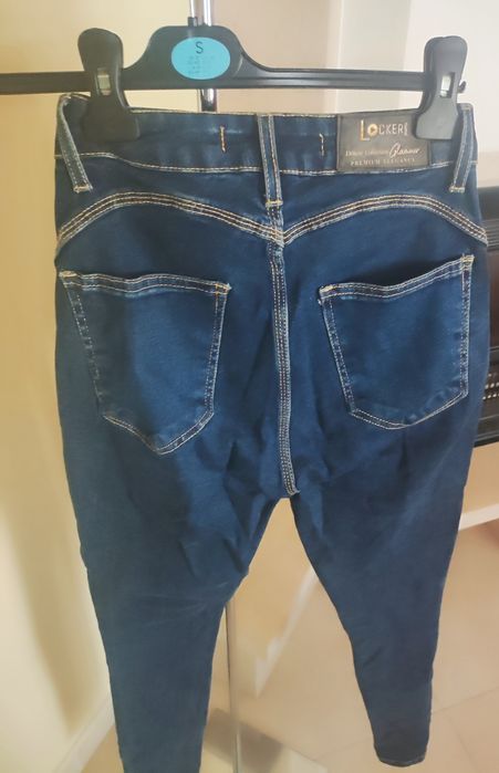 Calça de ganga modeladora com cinta do Brasil
