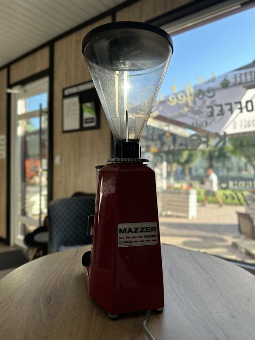 Кавомолка червона італійська автоматична Mazzer Meste luigi