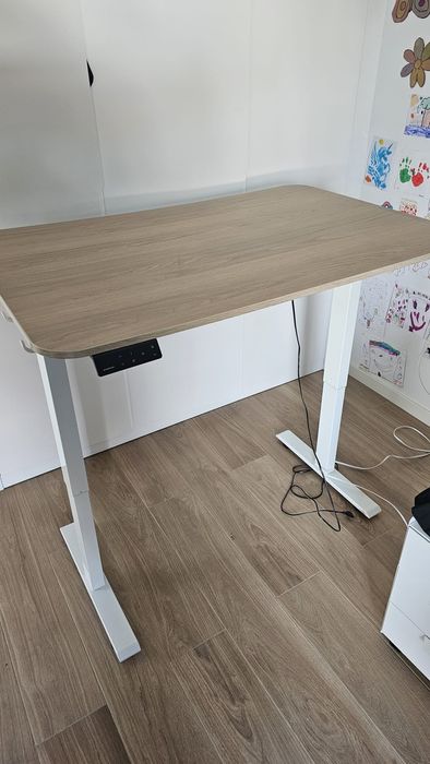 Secretária elevatoria eléctrica