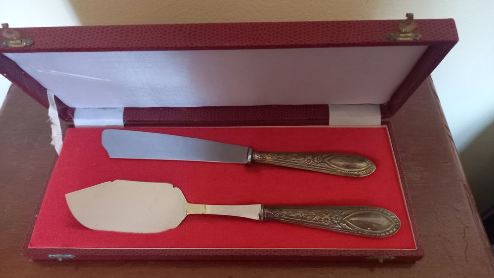Conjunto Antigo de Servir Bolo  com Cabos Trabalhados – No Estojo Original