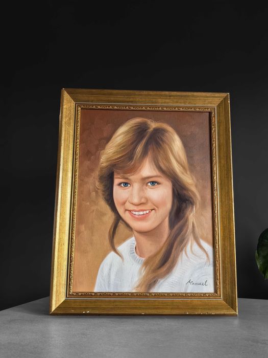 Stary obraz olejny na płótnie, złocona drewniana rama, portret kobiety, sygnowany Manuel