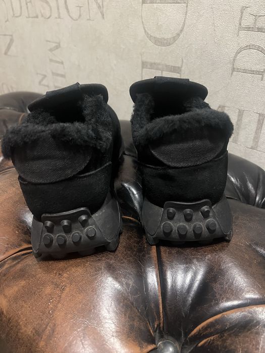 Продам зимові жіночі кросівки