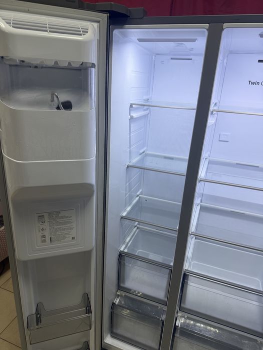 Холодильник Samsung Side-by-Side 640 литров