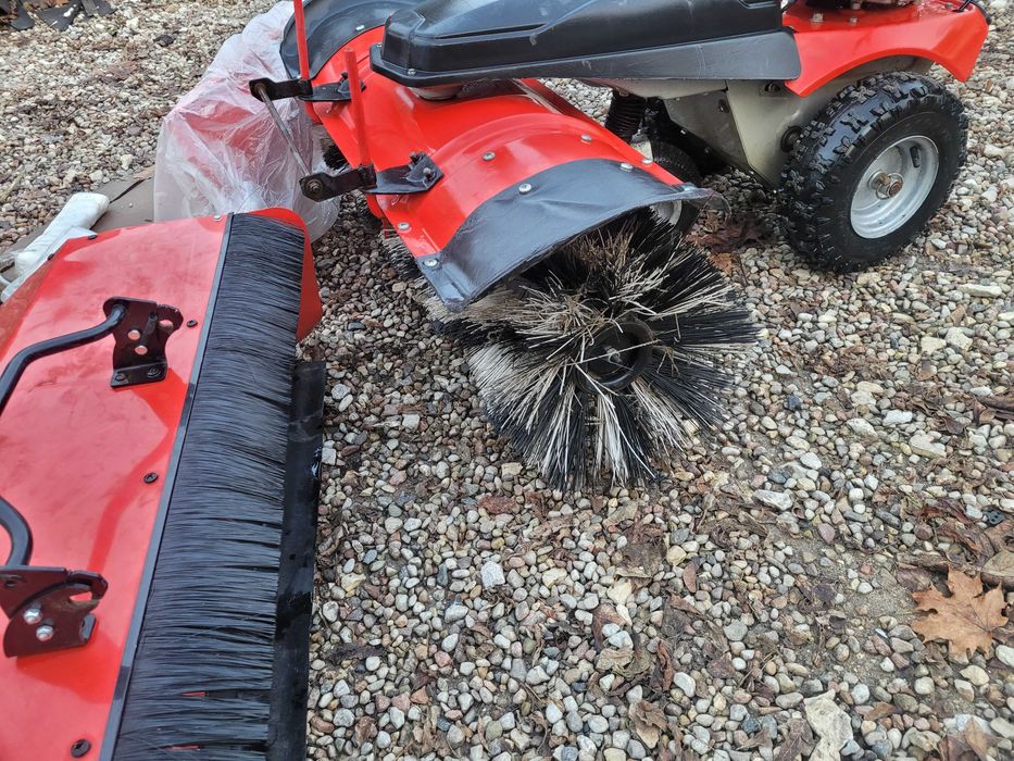 Zamiatarka spalinowa z plugiem  Jansen  MKB 500 super stan Polecam