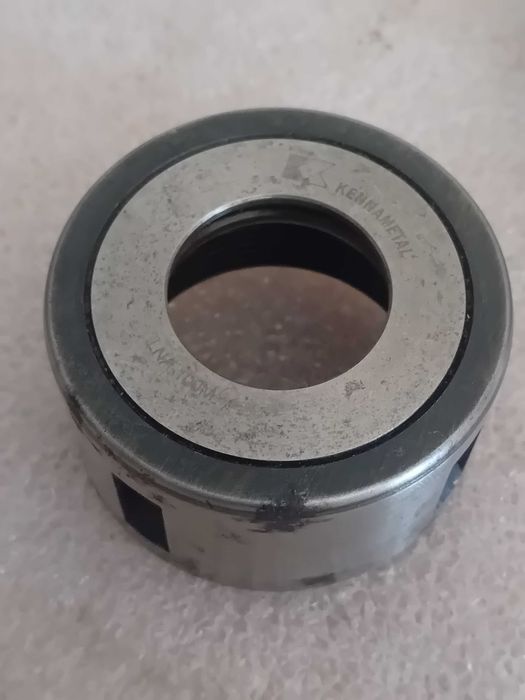 Porta pinças BT40 KENNAMETAL com pinça ERICKSON 25mm