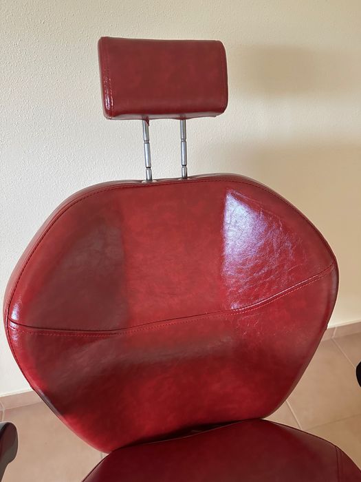 Poltrona hidráulica para barbearia / estética com apoio de cabeça