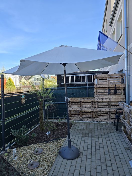 Sprzedam parasol ogrodowy .