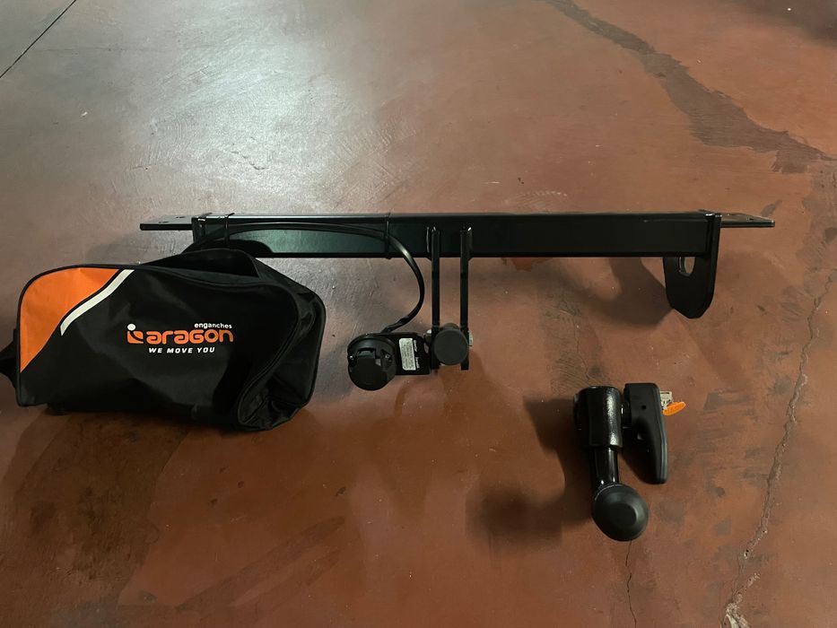 Suporte de reboque completo para Toyota Auris carrinha Hibrido