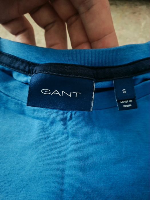 T-shirt GANT Azul - Tamanho S (Impecável)