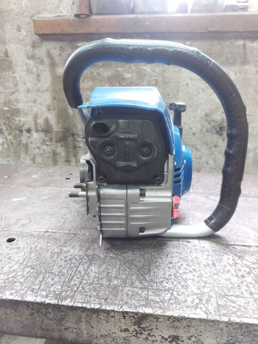 Бензопила БП-52.