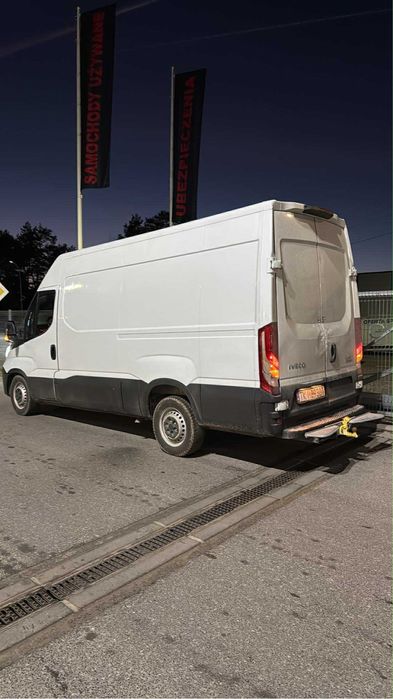 Wynajem auto laweta i bus Iveco Daily DMC 3500 Stalowa Wola