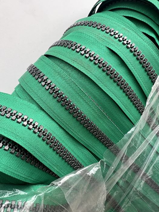 Cerca de 50 metros de Fecho de cor Verde