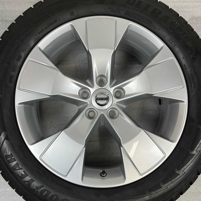 Felgi aluminiowe 18 Volvo Xc40 XC60 5x108 Et 50,5 Oryginalne