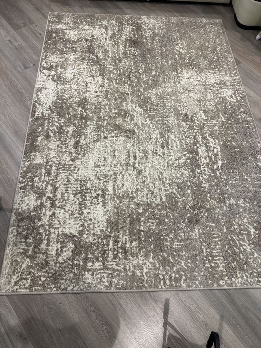 Продам ковер  160*230, в стирке не был .