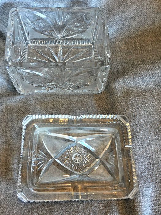 Caixa para cigarros tabaco em cristal com tampa - 11,5 x 9 x 8 cm