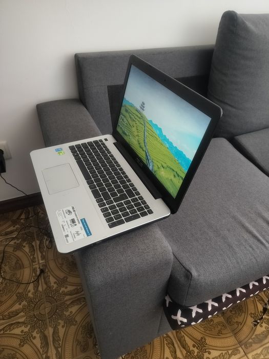 ASUS X555L – Intel Core i5 | 15.6” | Ótimo para trabalho e estudo