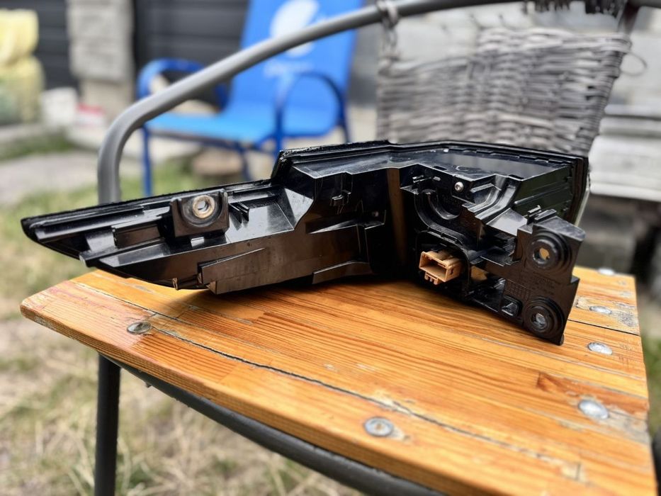 Задній правий стоп Volkswagen vw id buzz 2023