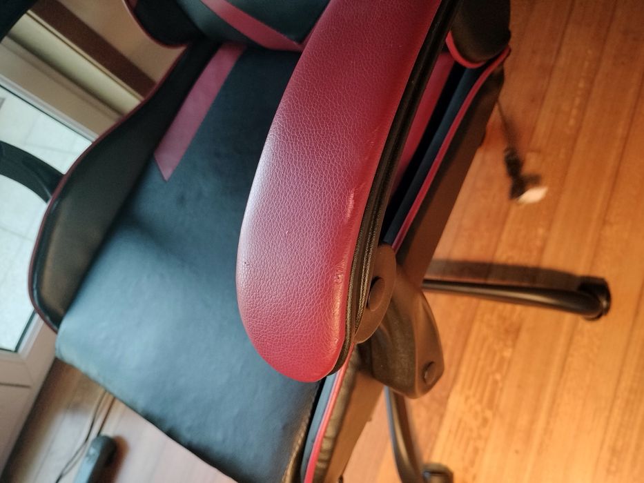 Cadeira gaming com almofada de massagens