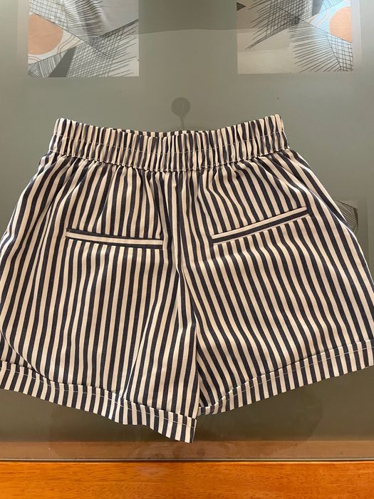 Calções às Riscas, Bershka