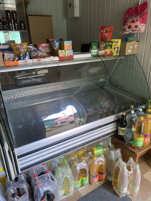 Холодильна вітрина