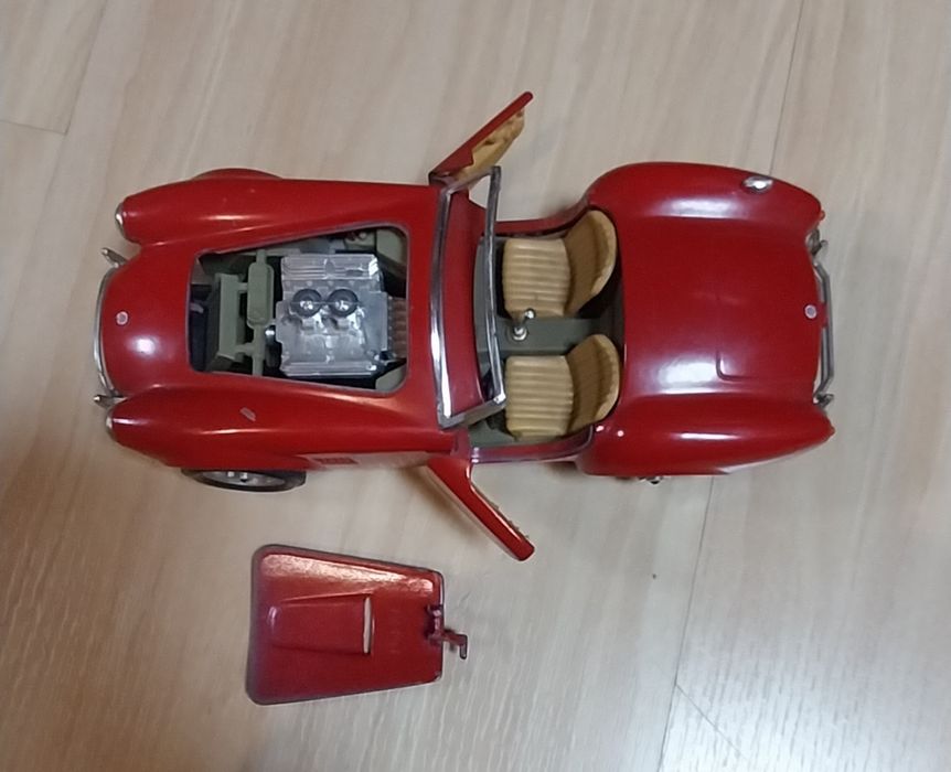 Miniatura antiga Burago Ford AC Cobra escala 1/24
