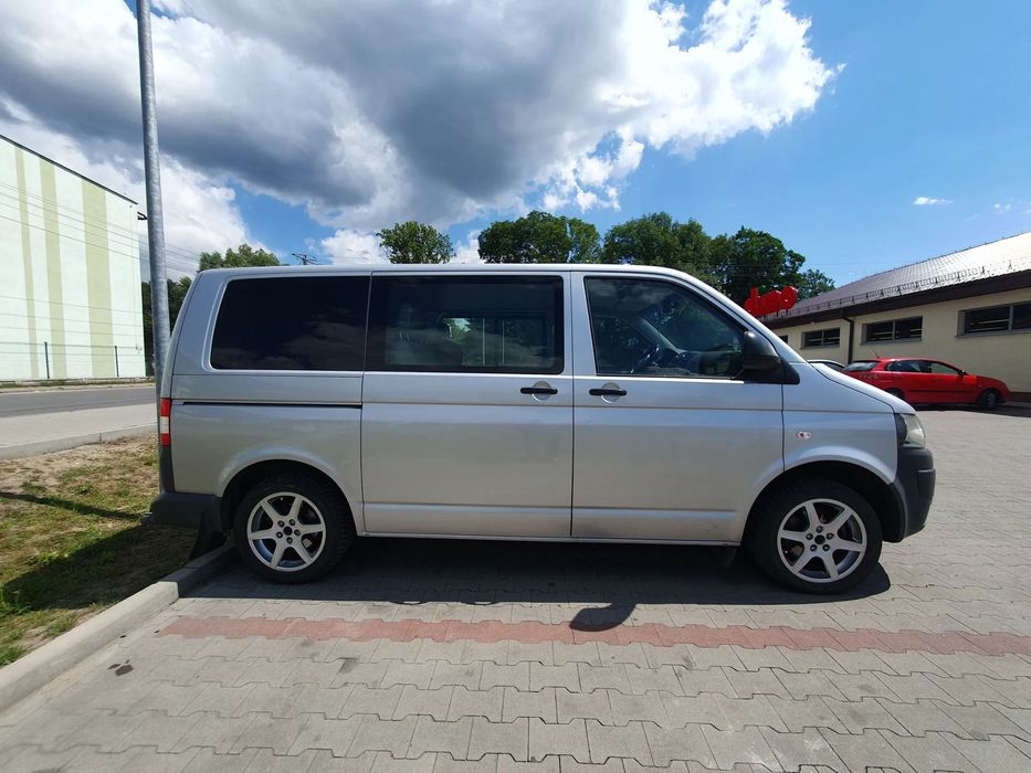 Volkswagen Transporter VW Transporter T5 6-osobowy