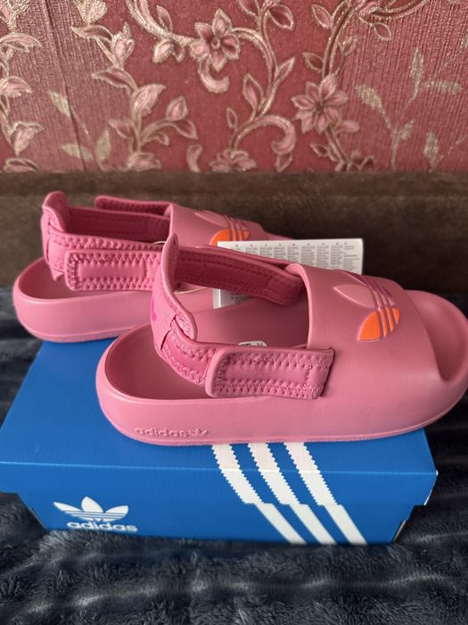 Взуття для дівчинки Adidas орігінал