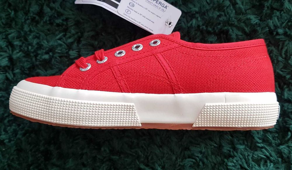 Nowe Tenisówki Superga rozmiar 35,5