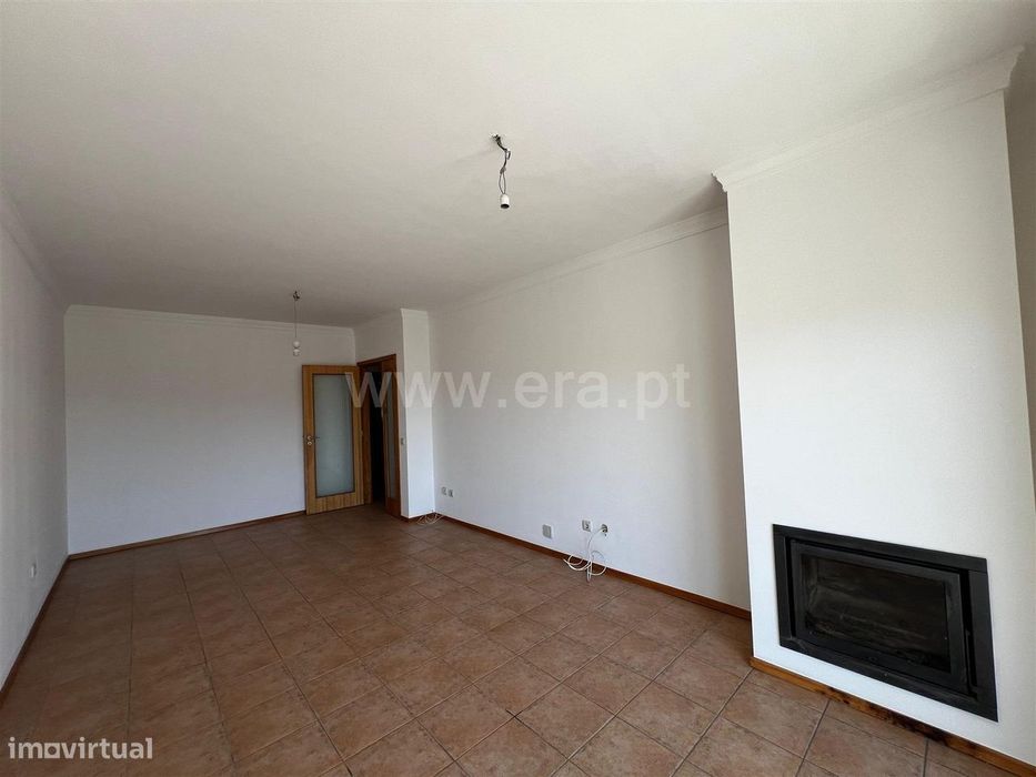 Apartamento T2 em Parada de Todeia, Paredes