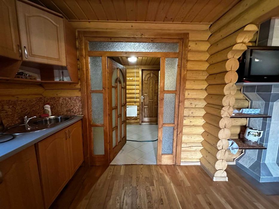 Продається дачний будинок в с. Ганичі