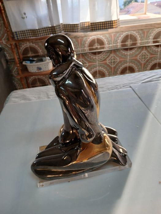 Estátua da marca GALOS