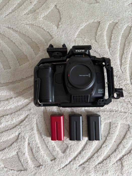 Blackmagic Cinema Camera 6K Full Frame | Cage + 3 Baterias Sensor PYXIS