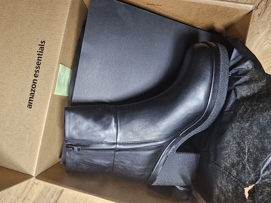 Botki Amazon essentials