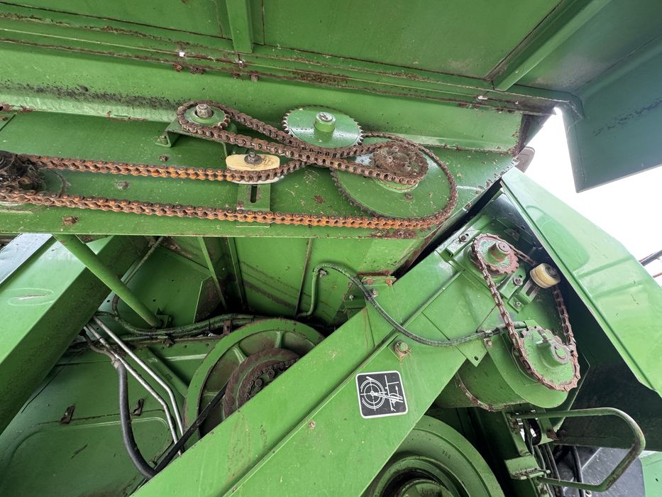 John Deere 1075