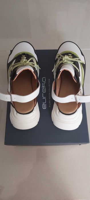 Ténis (Sneaker) tipo Mules" Marca "Eureka" "Novos"! Em pele.